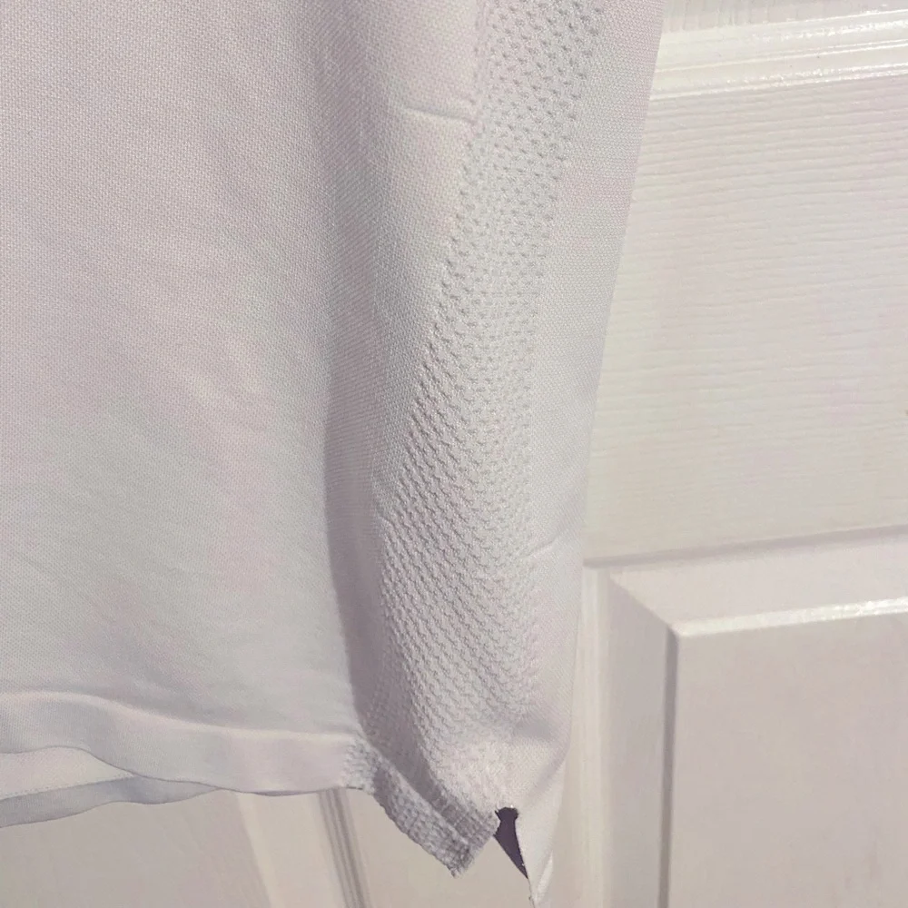 Under Armour White Fitted Top HeatGear Size‎ Large